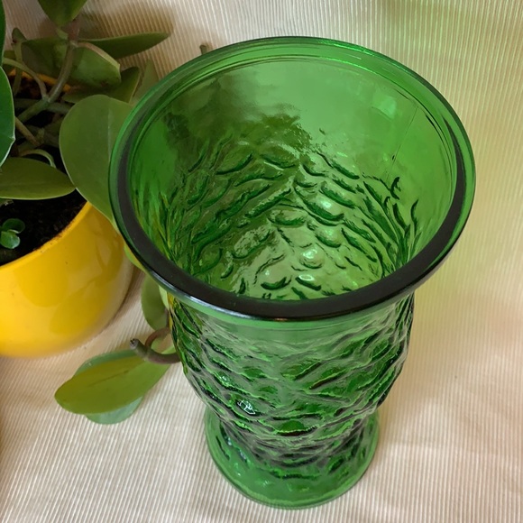 Beautiful vintage mid century green crinkle HOOSIER GLASS vase - Picture 7 of 7